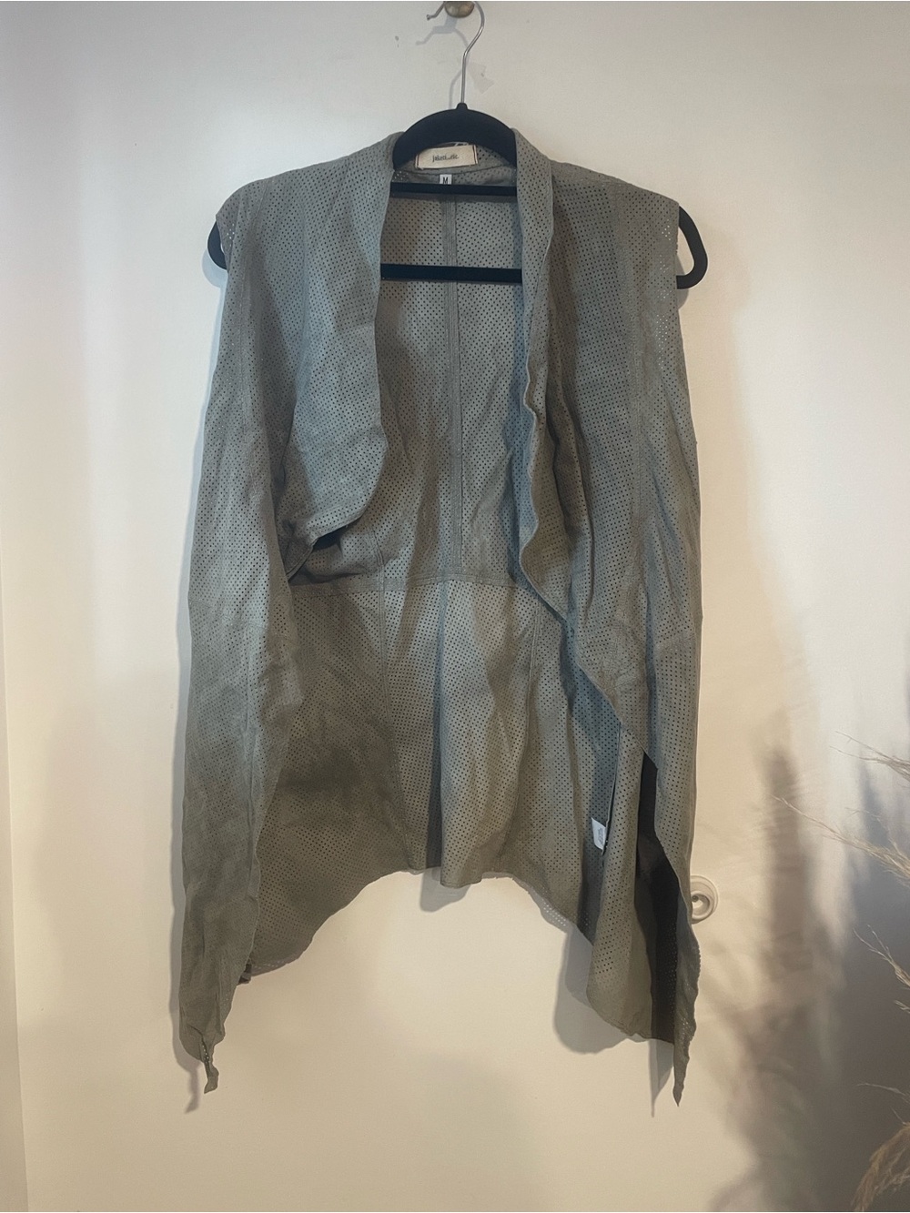 Jakett…etc. Lightweight 100% Leather Perforated Open Vest in Sage Sz M B133